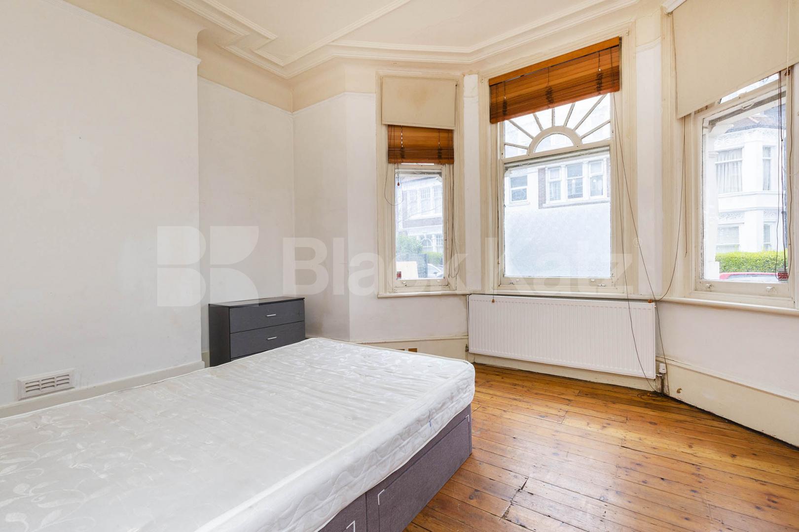 Two double bedrooms set within a period conversion by Belsize Park with a garden Howitt Road, Hampstead - Belsize Park NW3
